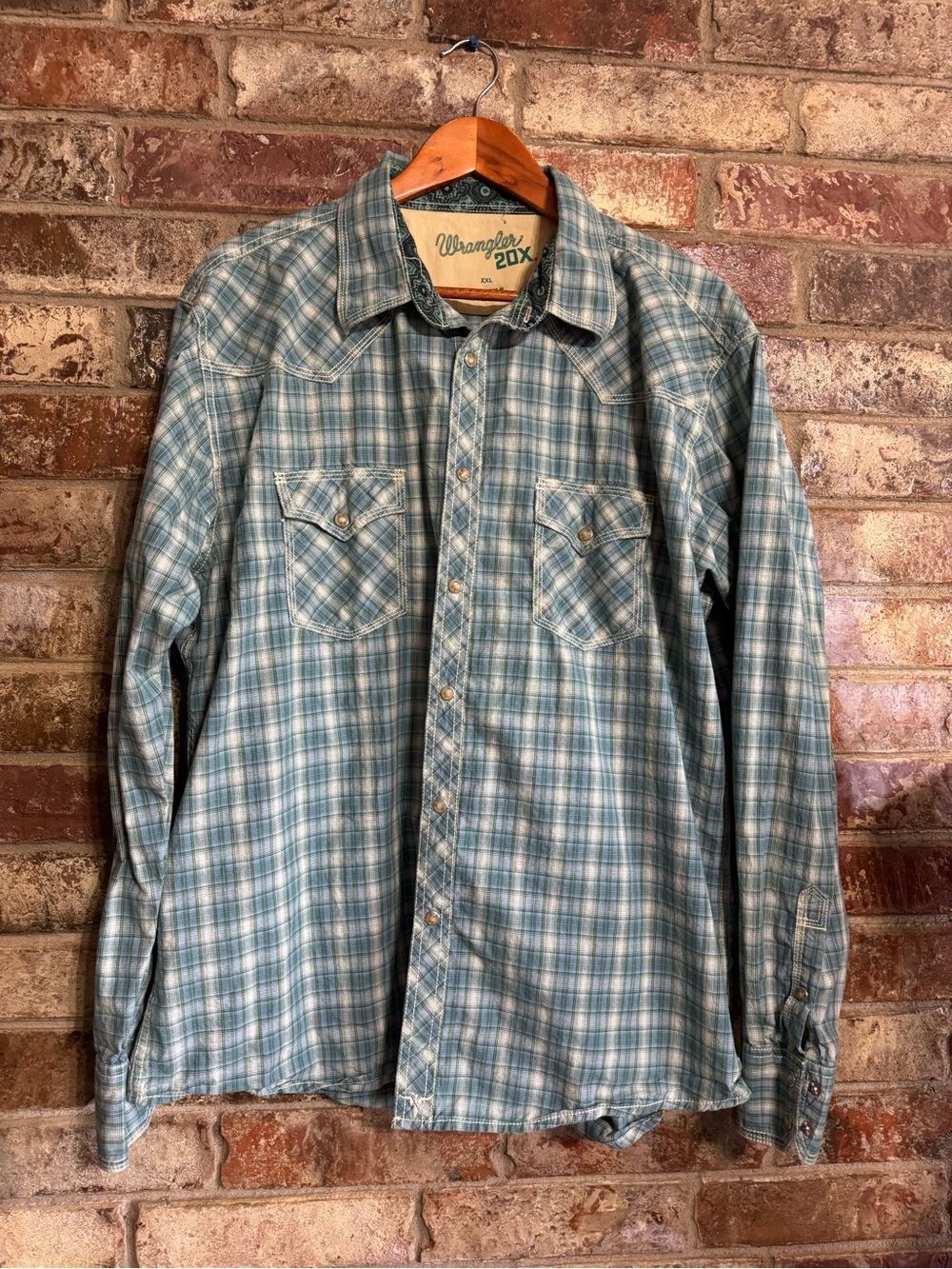 Men’s Wrangler 20x Snap close shirt